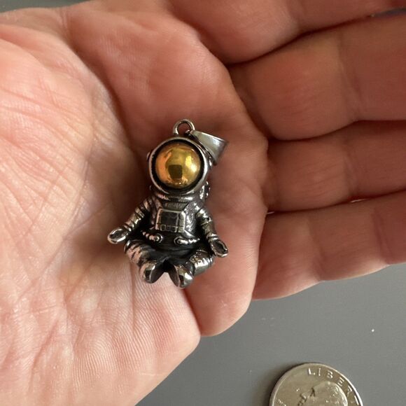 Astronaut Gold  Stainless Steel Pendant 24 Inch Cuban Link Chain Gift Trendy - Picture 6 of 8